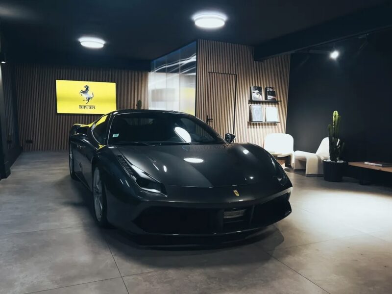 FERRARI 488 3.9 GTB Carbon