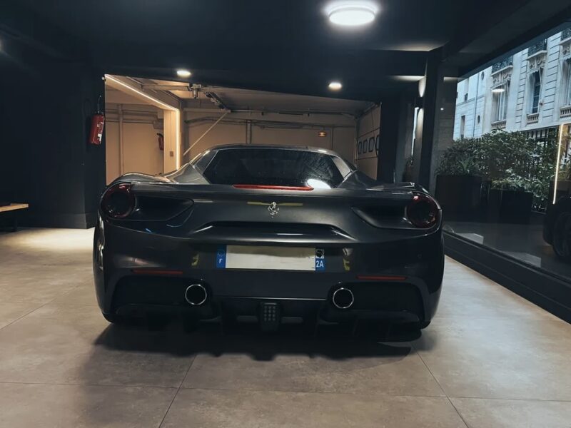 FERRARI 488 3.9 GTB Carbon
